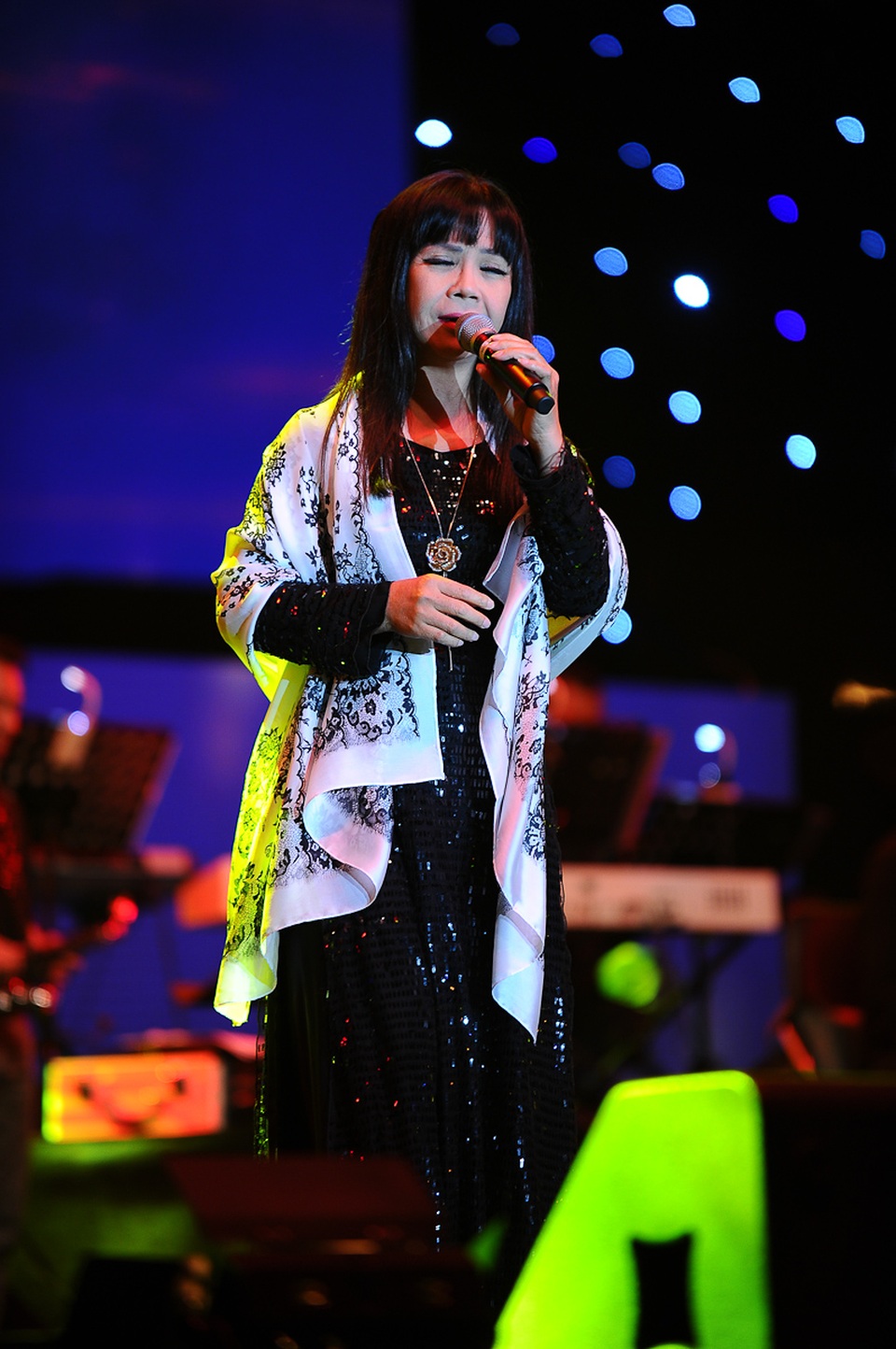 Ngay từ khi cất giọng hát, Ánh Tuyết đã nhận được những tràng pháo tay của khán giả. Giọng ca cao vút nhưng đầy tình cảm, nồng nàn và chuyên nghiệp của chị đã mang đến cho khán giả nhiều cảm xúc.