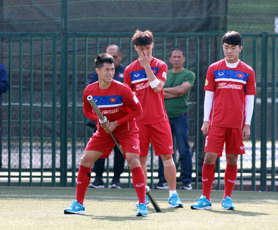 Vượt qua Công Phượng, Xuân Trường đeo băng thủ quân U23 Việt Nam - 2
Xuân Trường đeo băng thủ quân của U23 Việt Nam - Ảnh: Gia Hưng