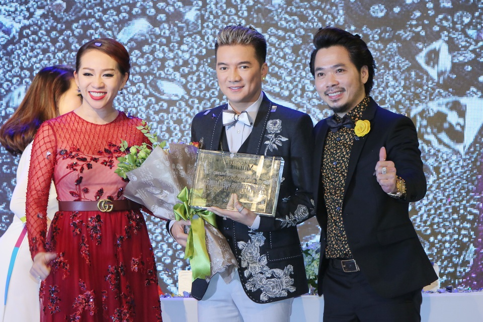 Mr Đàm làm “Đại sứ thương hiệu” - 1
Đại hội làm đẹp quốc tế lần thứ 9 của Murad thành công rực rỡ tại TP Hồ Chí Minh và Hà Nội. Mr Đàm trẻ trung với vai trò Đại sứ thương hiệu đầu tiên của Murad