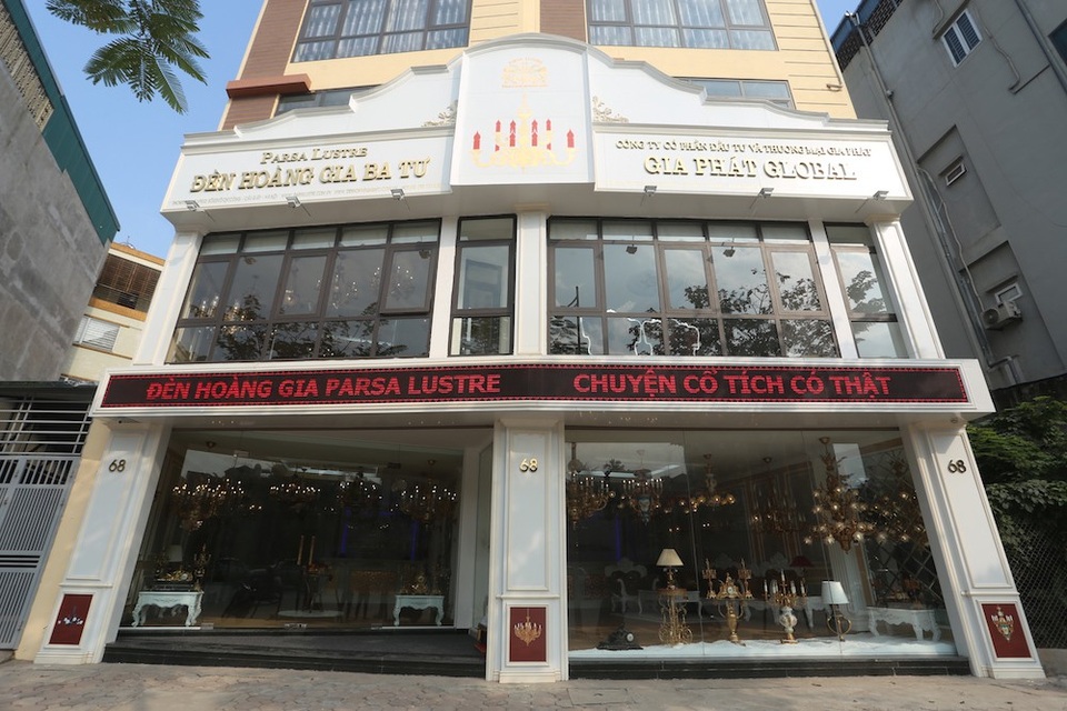 Khai trương Showroom chính thức đèn hoàng gia Ba Tư – Parsa Lustre tại Việt Nam - 1
Showroom - VPĐD & Trung tâm phân phối Đèn Hoàng Gia Ba Tư Parsa Lustre.