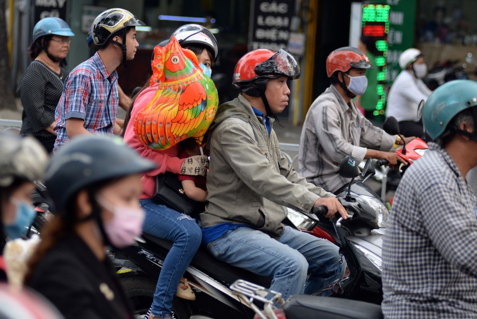 Những ngày cuối năm, các ngã đường tại TPHCM đều rất đông phương tiện lưu thông.