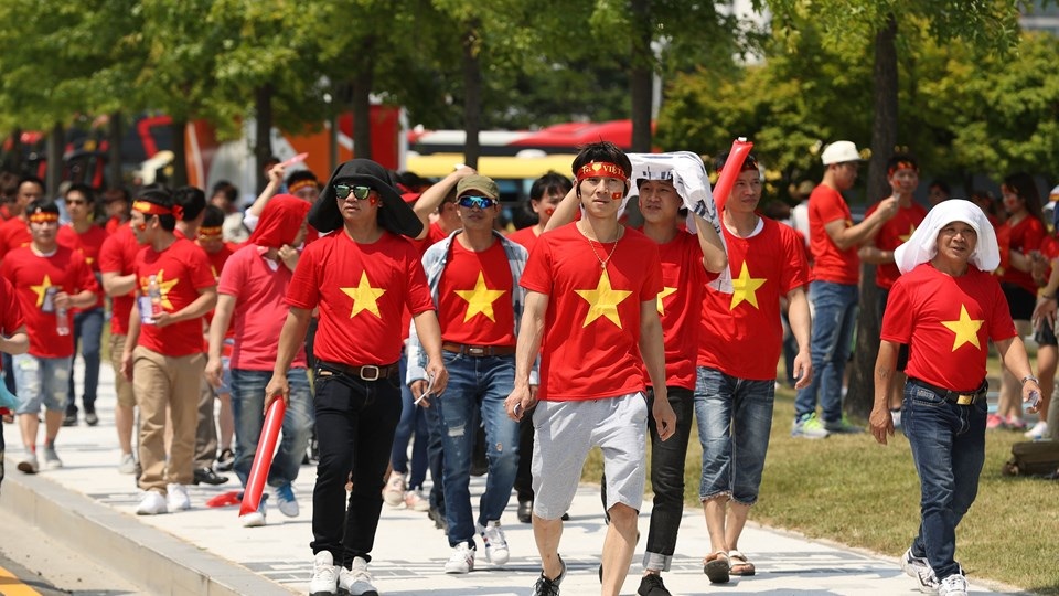 Khoảnh khắc đẹp trong ngày U20 Việt Nam chia tay giấc mơ World Cup - 5
Do là ngày chủ nhật nên lượng cổ động viên Việt Nam đến sân đông hơn