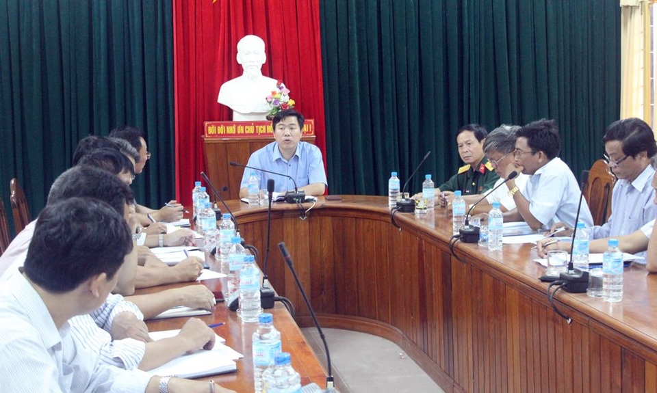 Ông Trần Hữu Thế, PCT UBND tỉnh Phú Yên chủ trì buổi họp tìm ra nguyên nhân vụ “4 em học sinh tắm sông chết đuối”