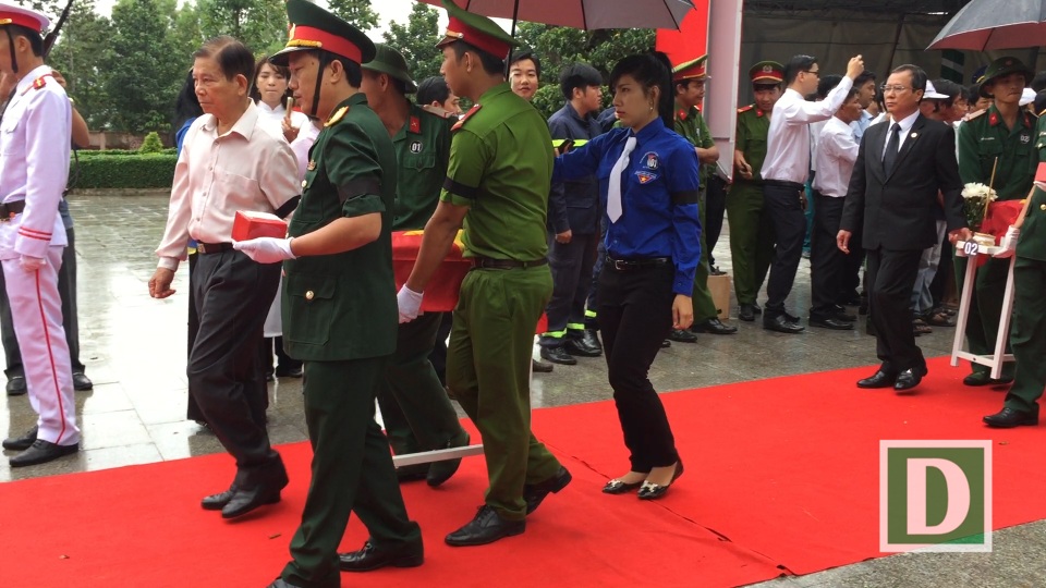 Truy điệu 42 hài cốt liệt sĩ tìm thấy trong mộ tập thể - 3 Cơ quan chức năng tỉnh Bình Dương đã tổ chức Lễ truy điệu 42 hài cốt liệt sĩ hy sinh trong trận đánh An Điền năm 1974 và an táng tại Nghĩa trang liệt sĩ thị xã Bến Cát.