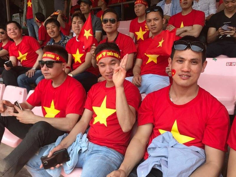 U20 Việt Nam 0-2 U20 Honduras: Thất bại đáng tiếc - 15
Khá đông cổ động viên Việt Nam có mặt trên khán đài sân Jeonju