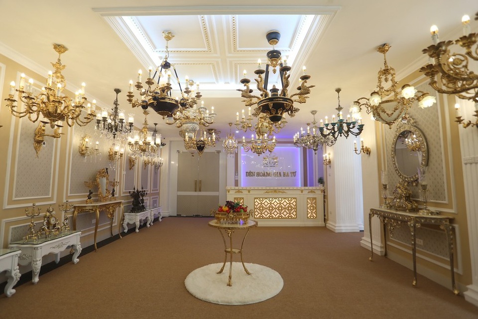 Khai trương Showroom chính thức đèn hoàng gia Ba Tư – Parsa Lustre tại Việt Nam - 4 Khai trương Showroom chính thức đèn hoàng gia Ba Tư – Parsa Lustre tại Việt Nam - 4