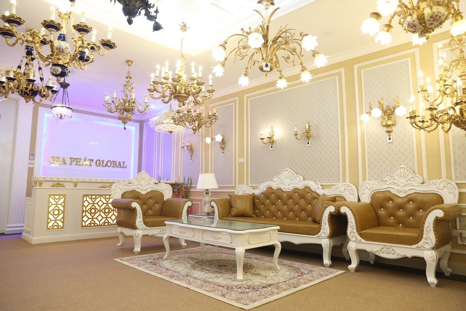 Khai trương Showroom chính thức đèn hoàng gia Ba Tư – Parsa Lustre tại Việt Nam - 5 Khai trương Showroom chính thức đèn hoàng gia Ba Tư – Parsa Lustre tại Việt Nam - 5