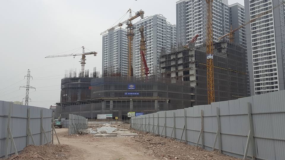 Thanh tra Chính phủ: Hà Nội buông lỏng quản lý nhiều dự án bất động sản - 2
Theo TTCP, nhiều quyết định của UBND Thành phố Hà Nội về quản lý, đầu tư các dự án nhà ở, khu đô thị đã không được triển khai hiệu quả, có sự buông lỏng quản lý (Ảnh minh họa)