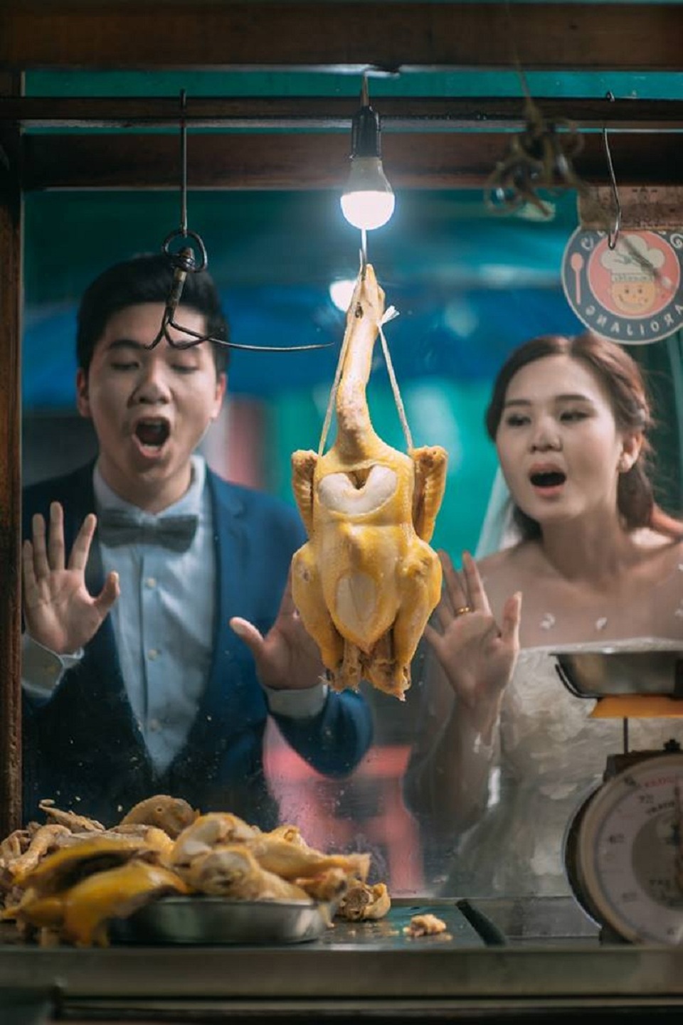 Hài hước bộ ảnh cưới "mê ẩm thực" của cặp đôi Thái Lan - 2 Hài hước bộ ảnh cưới "mê ẩm thực" của cặp đôi Thái Lan - 2