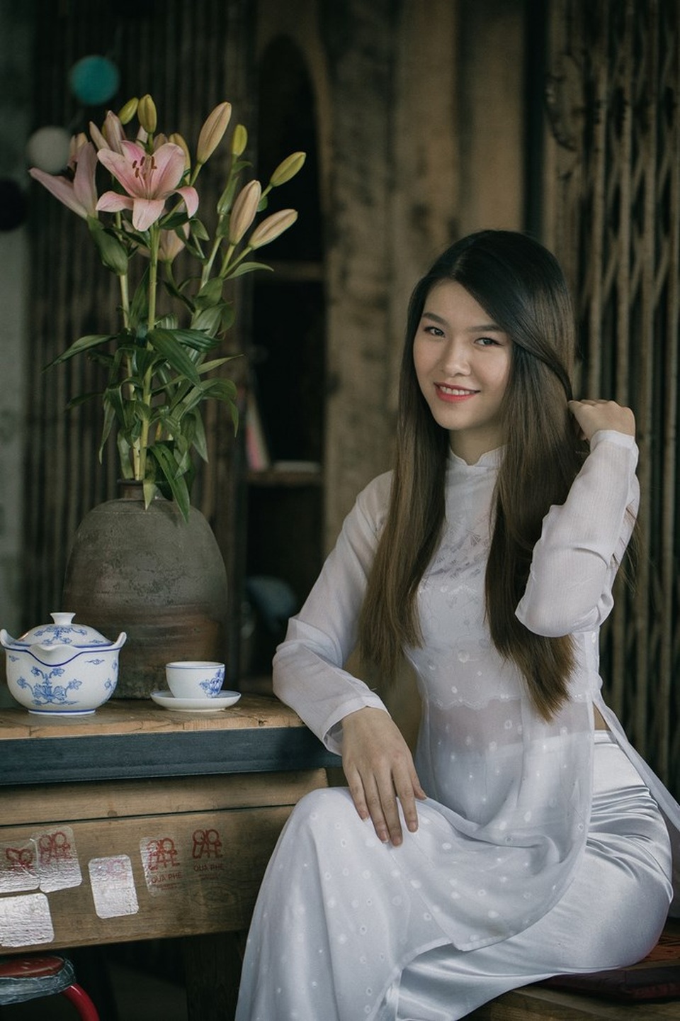 Thiếu nữ Việt khoe nét xuân thì với áo dài lụa tại thủ đô nước Đức - 2
Minh Dương cho biết, em cảm thấy mình thực sự duyên dáng và tự tin khi mặc áo dài.