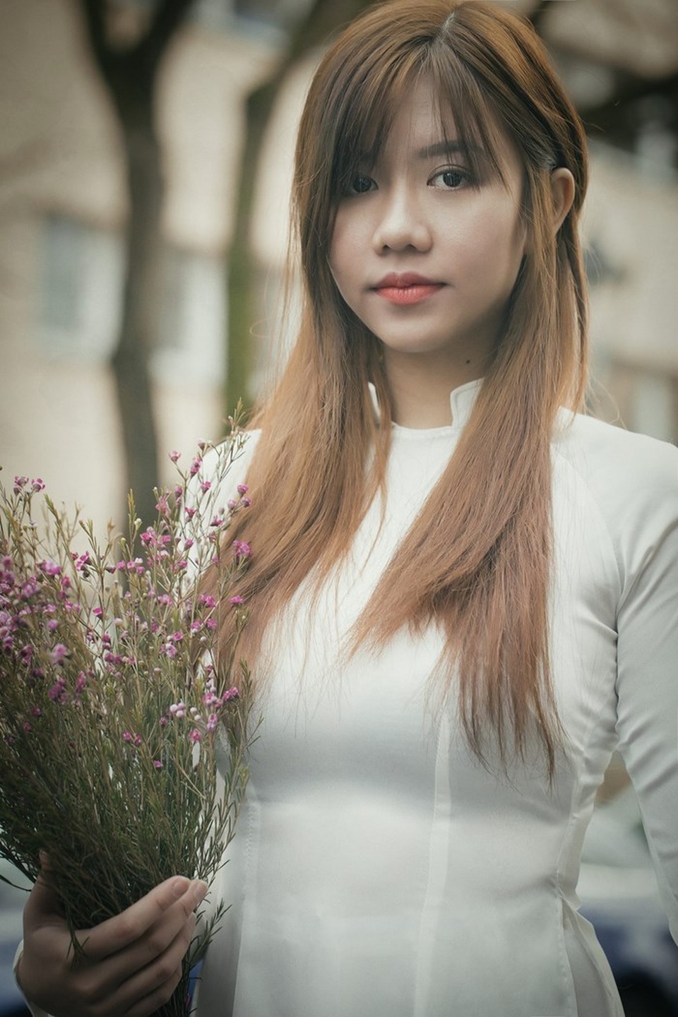 Thiếu nữ Việt khoe nét xuân thì với áo dài lụa tại thủ đô nước Đức - 5 Thiếu nữ Việt khoe nét xuân thì với áo dài lụa tại thủ đô nước Đức - 5