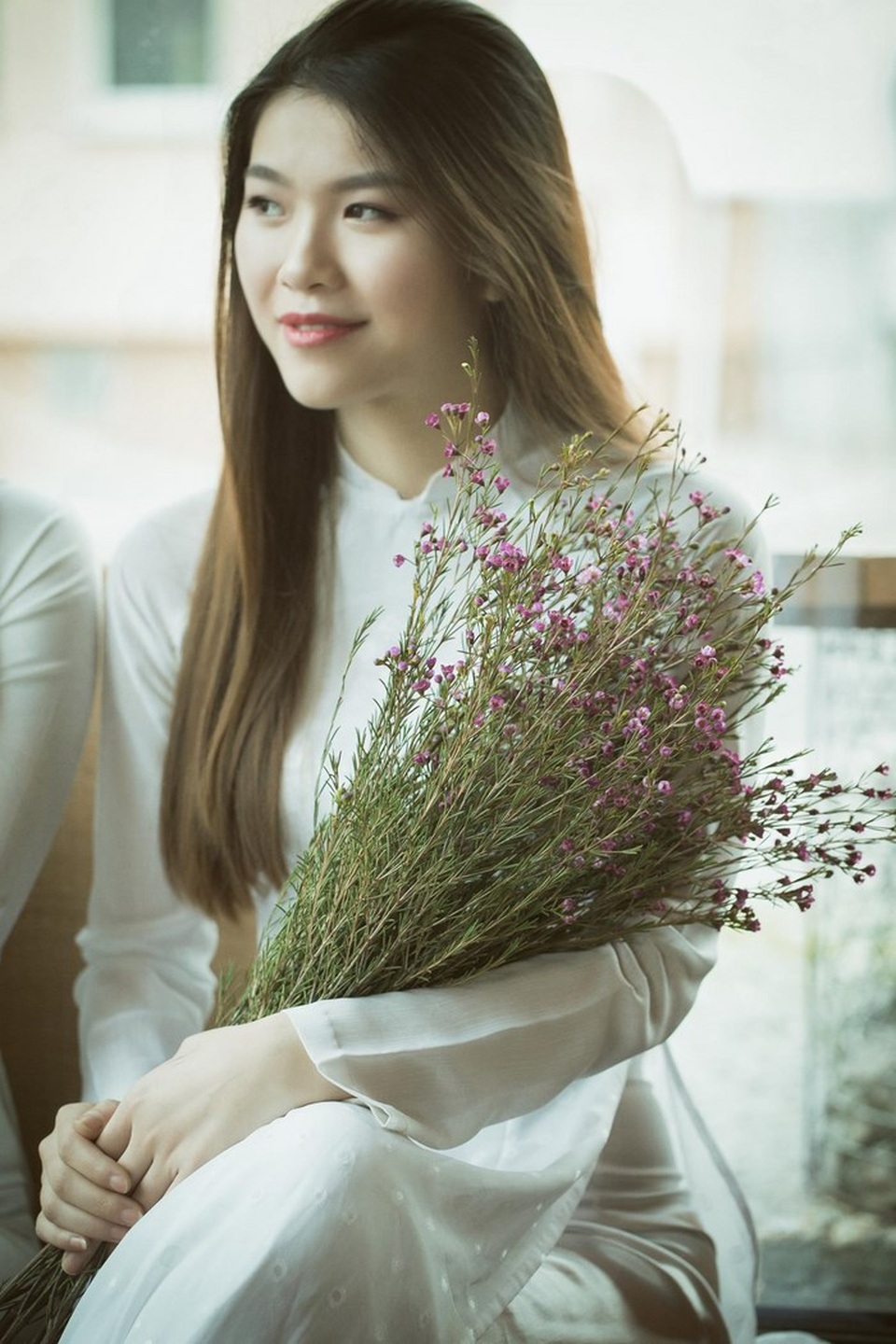 Thiếu nữ Việt khoe nét xuân thì với áo dài lụa tại thủ đô nước Đức - 7 Thiếu nữ Việt khoe nét xuân thì với áo dài lụa tại thủ đô nước Đức - 7