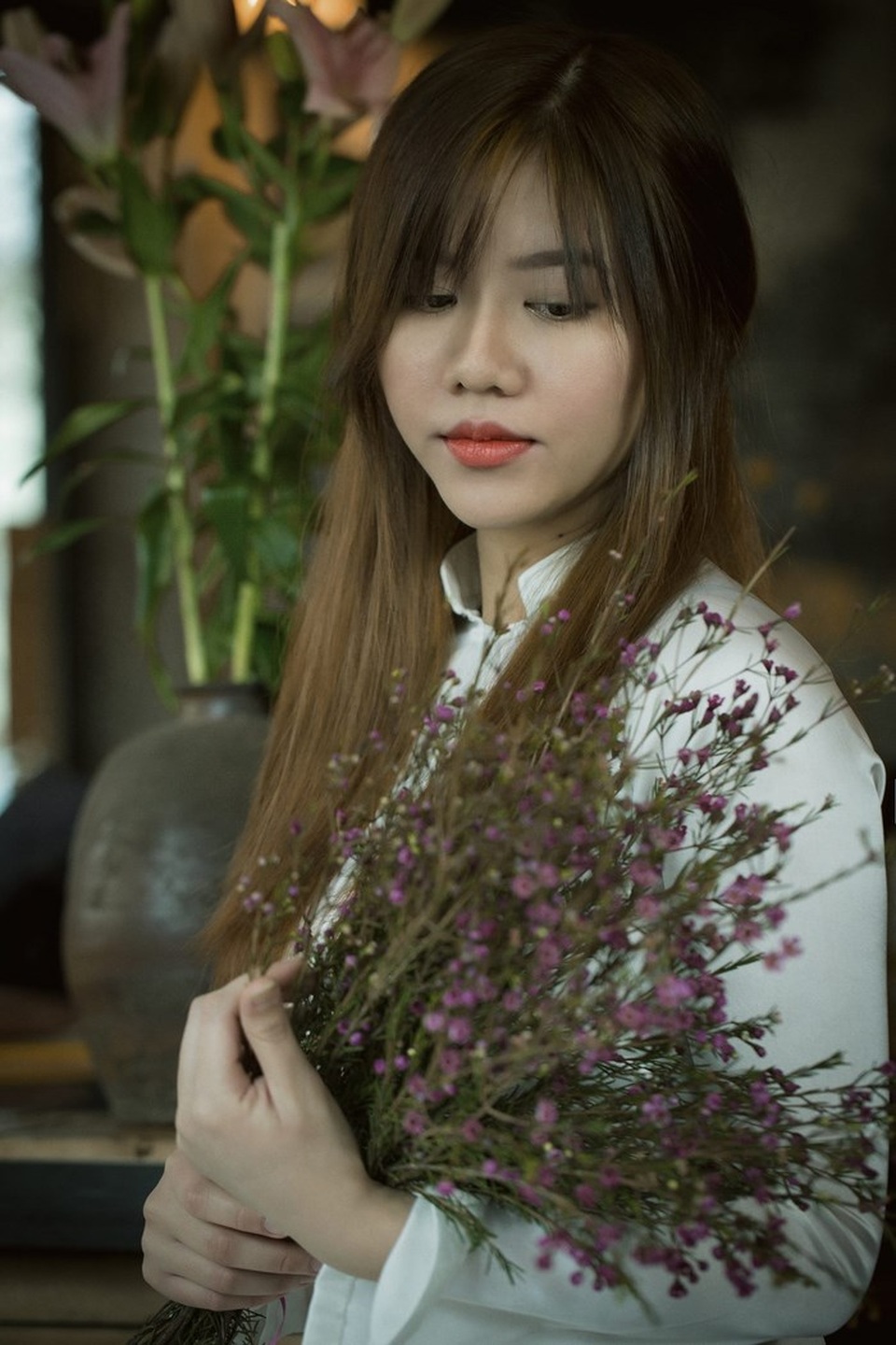 Thiếu nữ Việt khoe nét xuân thì với áo dài lụa tại thủ đô nước Đức - 9 Thiếu nữ Việt khoe nét xuân thì với áo dài lụa tại thủ đô nước Đức - 9