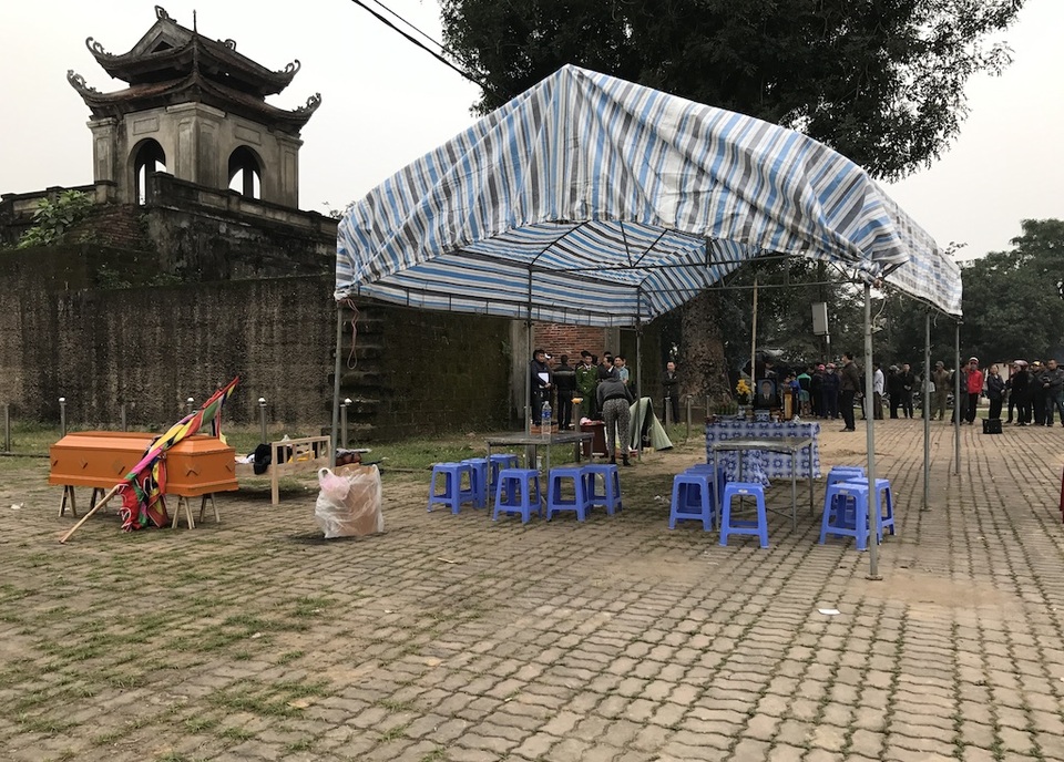 Phát hiện thi thể người đàn ông tại cổng thành cổ Vinh - 2
Sự việc xảy ra ở trước cổng thành cổ Vinh, cạnh sân vận động Vinh (Nghệ An).