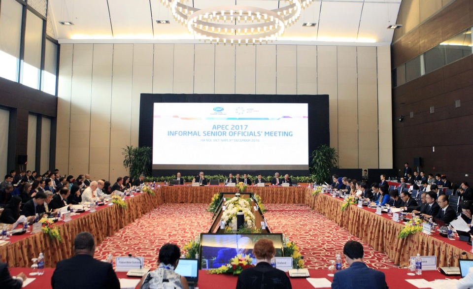Các sự kiện nổi bật trong năm APEC 2017 của chủ nhà Việt Nam - 1 Hội nghị không chính thức các quan chức cấp cao APEC (ISOM) và các hoạt động liên quan đã khai mạc vào ngày 8/12/2016 tại Hà Nội. Đây là một trong những hoạt động đầu tiên nằm trong chuỗi các sự kiện Năm APEC 2017 do Việt Nam đăng cai.