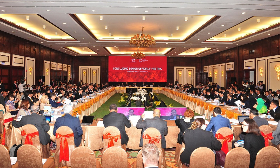 Các sự kiện nổi bật trong năm APEC 2017 của chủ nhà Việt Nam - 17 Hội nghị tổng kết của các quan chức cấp cao APEC (CSOM) được tổ chức tại Đà Nẵng ngày 6/11 dưới sự chủ trì của Thứ trưởng Bộ Ngoại giao Bùi Thanh Sơn. Đây là sự kiện mở màn cho Tuần lễ cấp cao APEC do Việt Nam đăng cai.