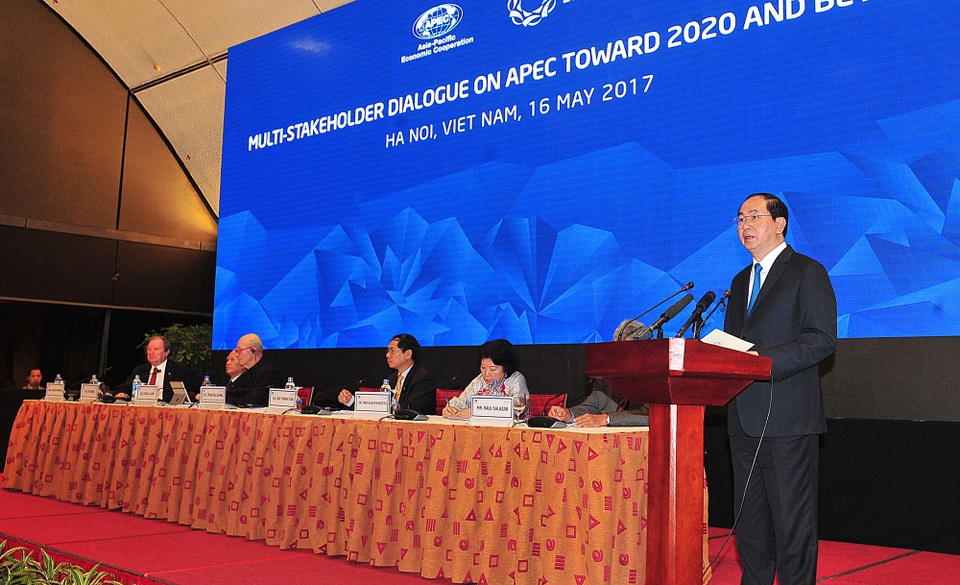 Các sự kiện nổi bật trong năm APEC 2017 của chủ nhà Việt Nam - 9 Chủ tịch nước Trần Đại Quang dự và phát biểu ý kiến tại Đối thoại nhiều bên về APEC hướng tới năm 2020 và tương lai tại Hà Nội vào ngày 16/5.