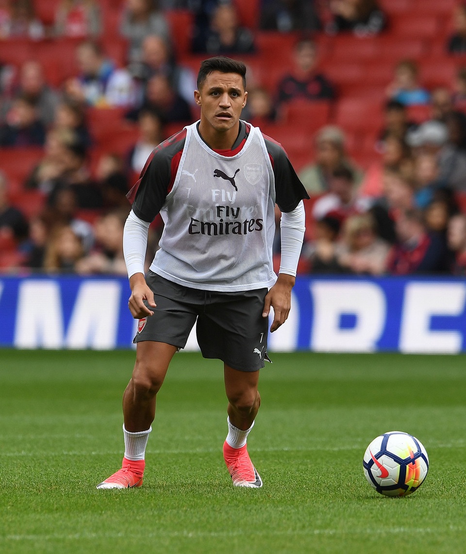 Sanchez trở lại luyện tập cùng Arsenal chuẩn bị đá Siêu cúp Anh - 11
Sanchez mới trở lại Arsenal được hai hôm. Trước đó tiền đạo người Chile được nghỉ Hè muộn do phải tham dự Confed Cup, thêm đó Sanchez đã cáo ốm để không về tập trung cùng đội tham dự Emirates Cup