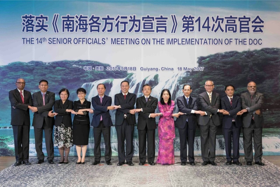 ASEAN - Trung Quốc họp triển khai tuyên bố về ứng xử ở Biển Đông - 1
Các quan chức cấp cao ASEAN - Trung Quốc tham gia cuộc họp lần thứ 14 tại Trung Quốc (Ảnh: Bộ Ngoại giao Việt Nam)