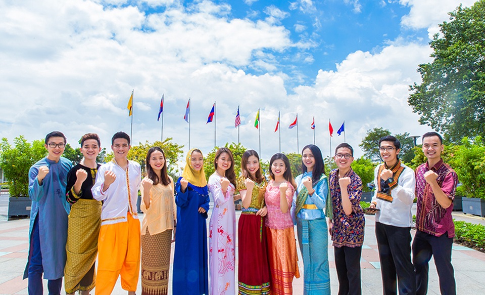 Bạn trẻ Việt làm bộ ảnh kỉ niệm 50 năm ASEAN - 14 Bạn trẻ Việt làm bộ ảnh kỉ niệm 50 năm ASEAN - 14