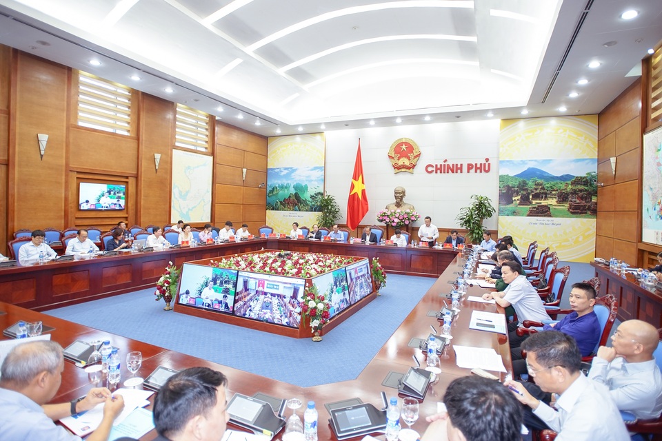 Sau tai nạn, phát lộ nhiều vụ gian lận thuyền viên, khai man hành khách - 1 Cuộc họp Sơ kết 9 tháng về an toàn giao thông quốc gia sáng 21/10, tại trụ sở Chính phủ.