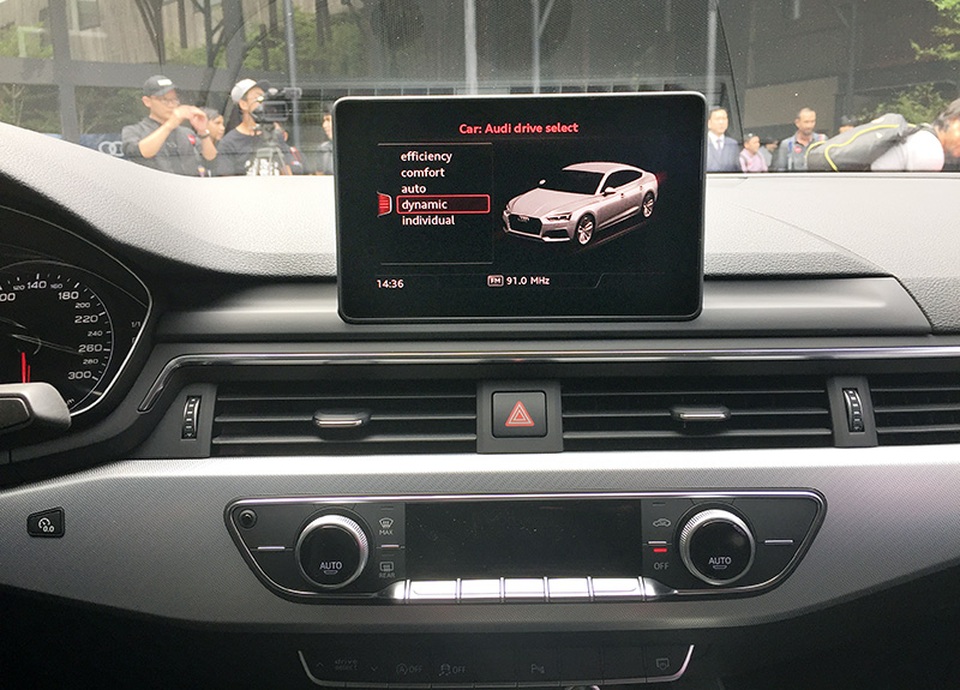 Audi A5 Sportback có mặt tại Việt Nam với sức mạnh động cơ mới - 6 Audi A5 Sportback có mặt tại Việt Nam với sức mạnh động cơ mới - 6