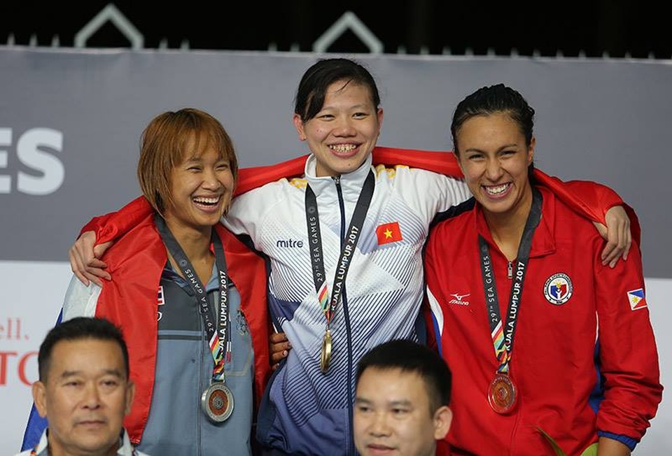 Nhật ký SEA Games ngày 26/8: Ánh Viên hoàn tất 8 HCV, bóng bàn giành HCV lịch sử - 5
Nụ cười rạng người của Ánh Viên sau khi giành HCV 200m tự do nữ, phá kỷ lục SEA Games