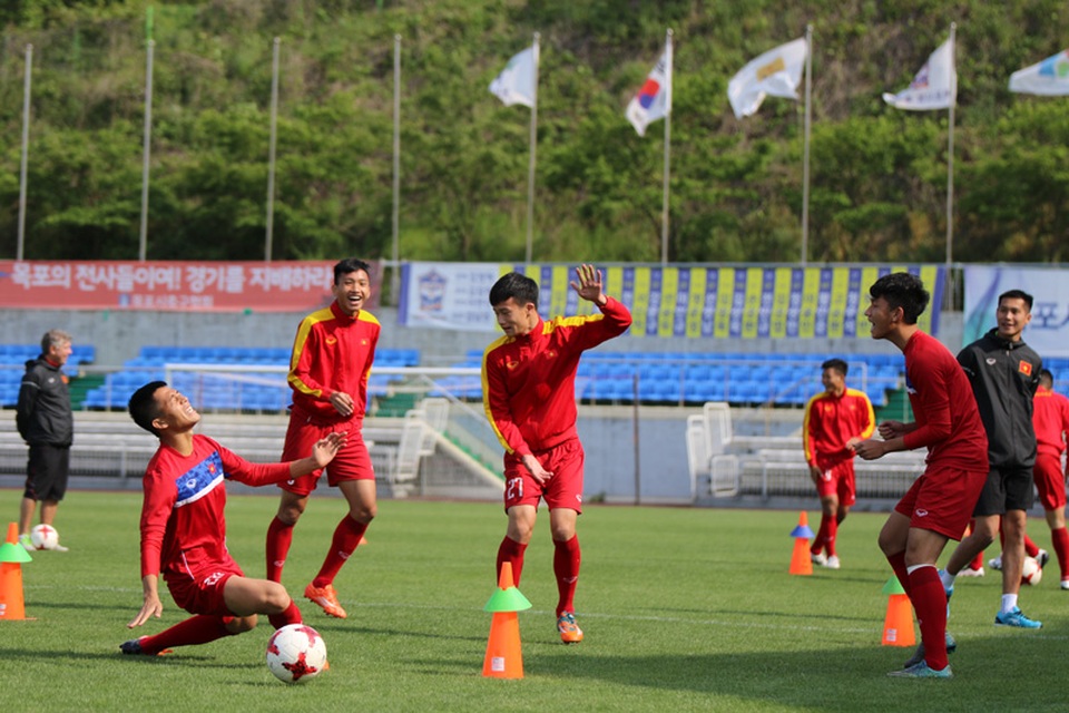 Tuyển thủ U20 Việt Nam tranh thủ ghi điểm trước ngày chốt danh sách - 3
Ngày mai, HLV Hoàng Anh Tuấn sẽ chốt danh sách chính thức
