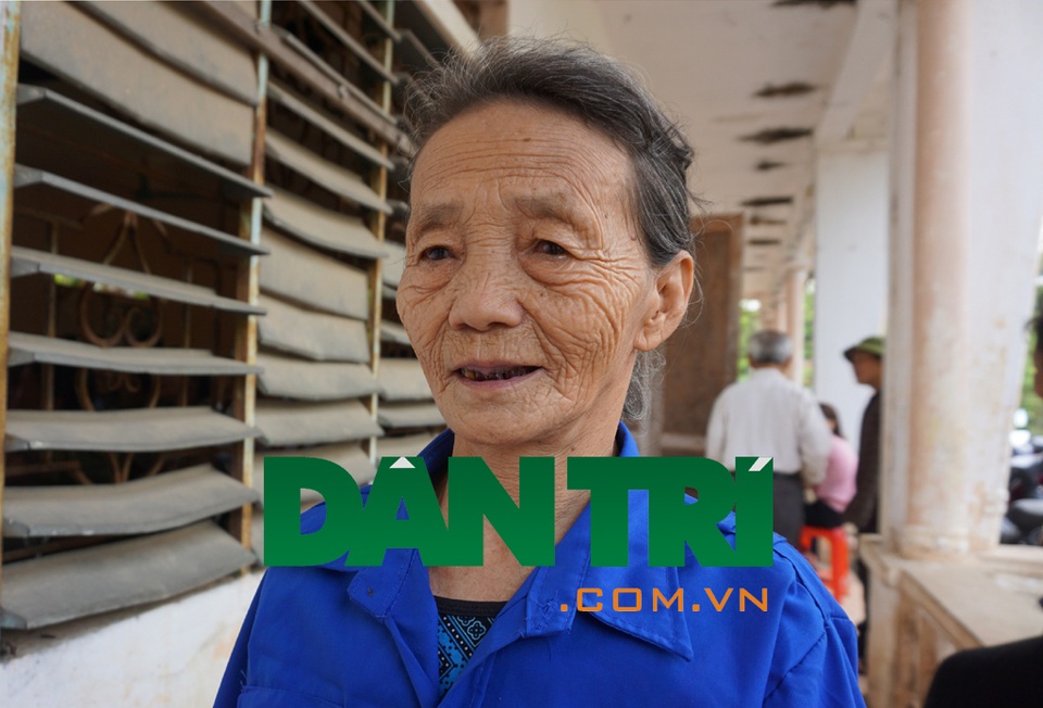 40 người bị chó cắn, 1 người tử vong, nhiều người vẫn “bình chân như vại” - 3 Bị chó cắn, bà Bùi Thị Tý theo lời đồn đại nên đi lấy thuốc nam về để chữa bệnh dại.