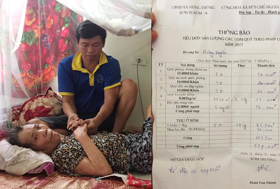 Tận thu quỹ, từ trẻ sơ sinh đến người tàn tật! - 4 Năm liệt giường nhiều năm nay nhưng bà Huệ vẫn phải đóng khoản thu ở xóm