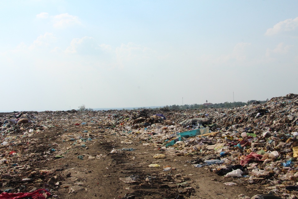 Phát hiện thi thể một thai nhi tại bãi rác - 1
Bãi rác nơi phát hiện thi thể thai nhi