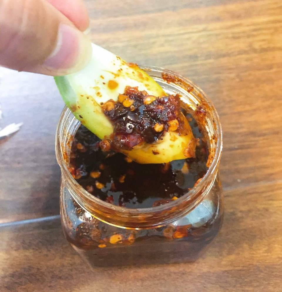 Bán cả tạ xoài cóc một ngày chỉ nhờ “nước chấm thần thánh” - 4 Xoài ăn kèm nước chấm