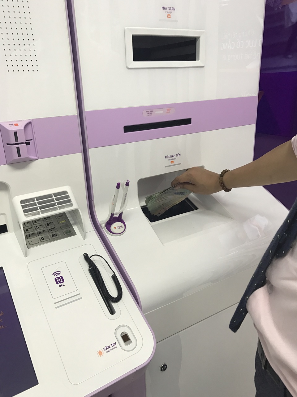 TPBank thí điểm mô hình Ngân hàng 24/7 lần đầu tiên tại Việt Nam - 3 TPBank thí điểm mô hình Ngân hàng 24/7 lần đầu tiên tại Việt Nam - 3