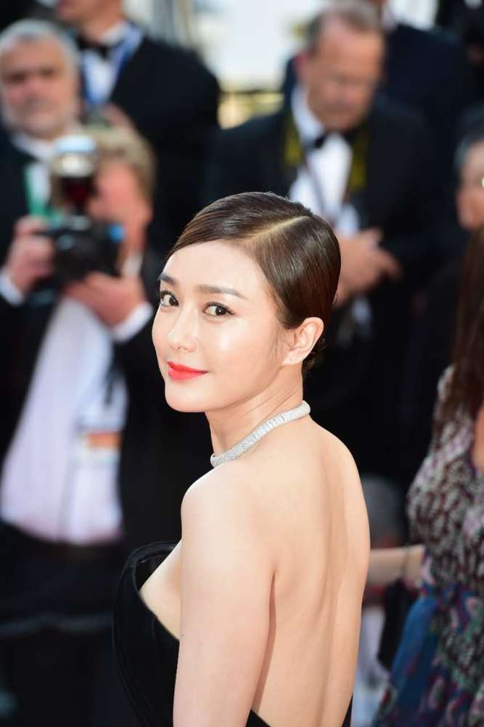 Phạm Băng Băng và mỹ nhân thế giới đọ sắc trong lễ bế mạc LHP Cannes - 9
Tần Lam - một nữ diễn viên đến từ Trung Quốc cũng có mặt trong sự kiện cuối cùng của LHP quốc tế Cannes lần thứ 70.