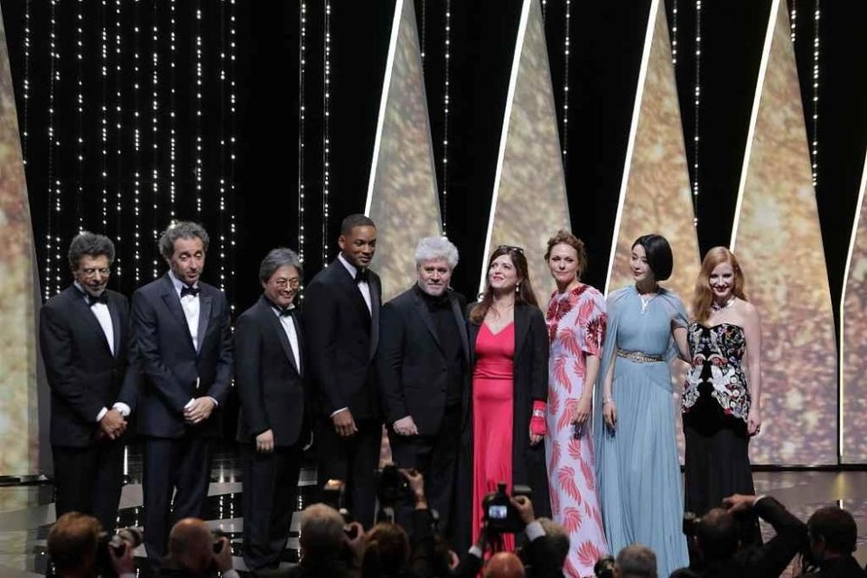 Phạm Băng Băng đẹp như nữ thần trên thảm đỏ LHP Cannes 2017 - 24 Phạm Băng Băng đẹp như nữ thần trên thảm đỏ LHP Cannes 2017 - 24