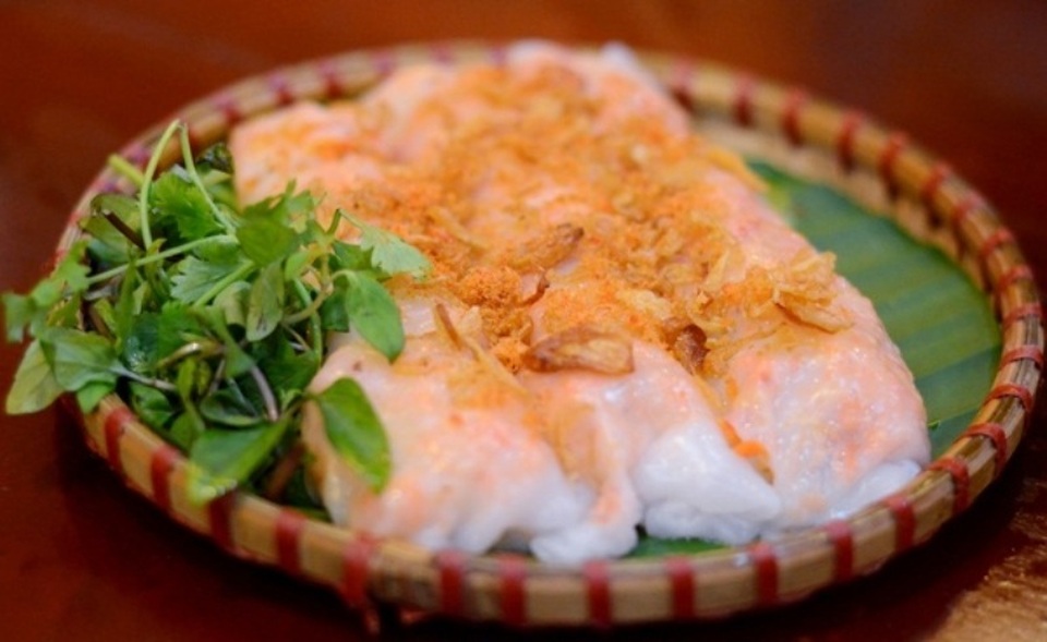 Lạ ngon món bánh cuốn khắp ba miền - 4 Sự bắt mắt của bánh cuốn tôm Thái Bình.
