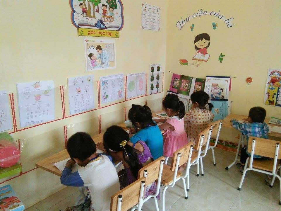 Hình ảnh ngày khai giảng đáng yêu tại trường mầm non mang tên Dân trí - 5 
Sau lễ khai giảng, các em bắt đầu vào năm học mới bằng những tiết học tươi vui