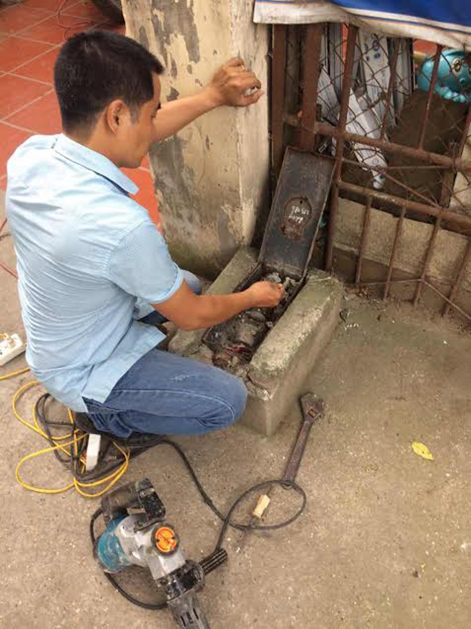 Vì sao nước sạch khu vực quận Hoàng Mai lại quá... bẩn? - 2 Vì sao nước sạch khu vực quận Hoàng Mai lại quá... bẩn? - 2