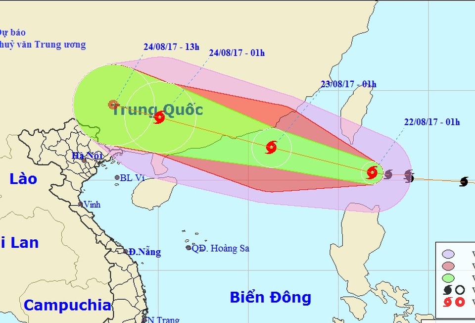 Bão Hato gần Biển Đông đang có xu hướng mạnh lên - 1 Vị trí và hướng di chuyển của bão Hato (Ảnh: NCHMF).