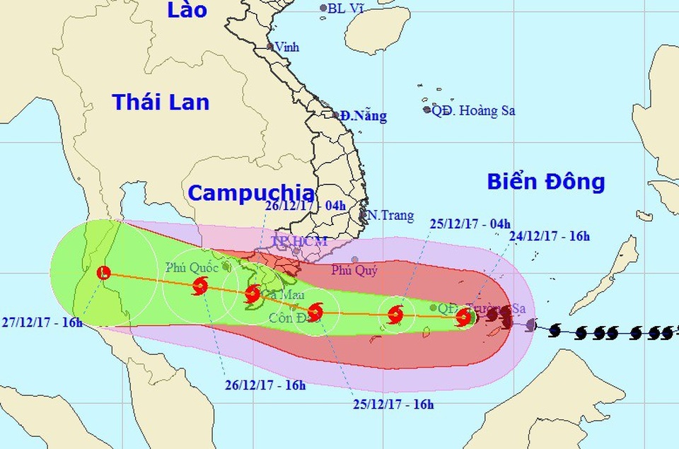 Bão số 16 đang đe dọa cơ sở hạ tầng Quần đảo Trường Sa - 1 Vị trí và hướng di chuyển của bão số 16. (Ảnh: NCHMF).