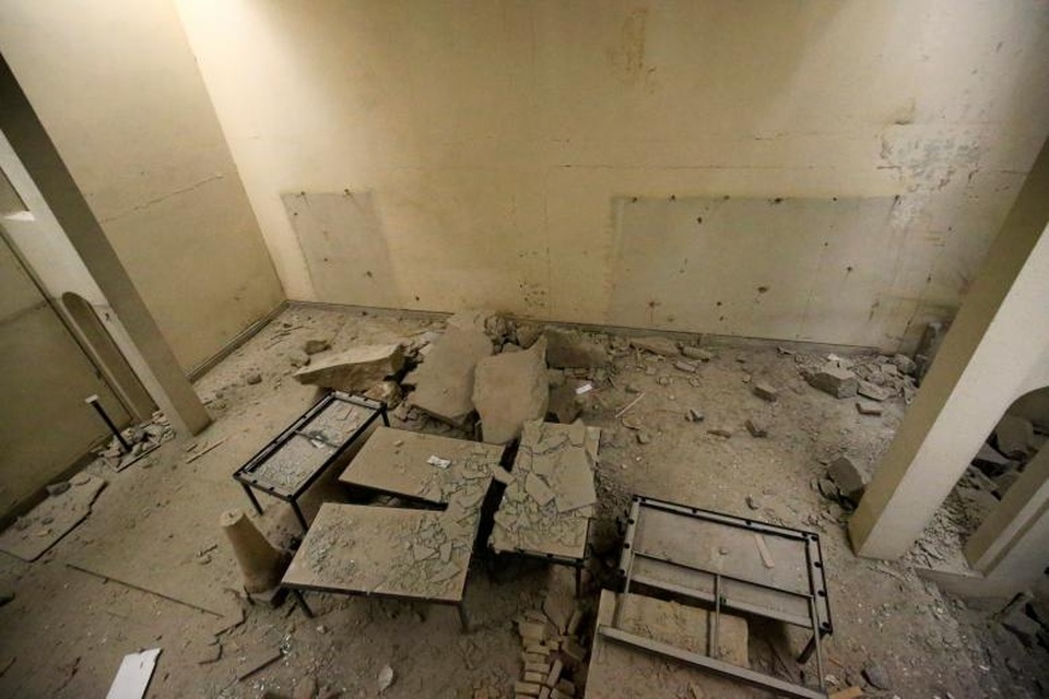 Cảnh đổ nát bên trong bảo tàng bị IS tàn phá ở Iraq - 9 Bảo tàng thành phố Mosul không phải nơi duy nhất chịu sự tàn phá của IS. Trước đó, nhiều di tích lịch sử, công trình kiến trúc cổ và các tài sản vô giá mang giá trị lịch sử cao tại Iraq và Syria cũng bị IS phá hủy vì sự cuồng tín của tổ chức này.