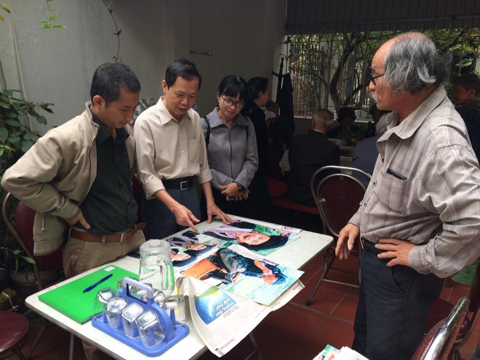 Bảo tàng về nghề chụp ảnh của làng nhiếp ảnh nổi tiếng nhất miền Bắc - 3 Công tác lựa chọn hình ảnh trưng bày đang được gấp rút hoàn thành.