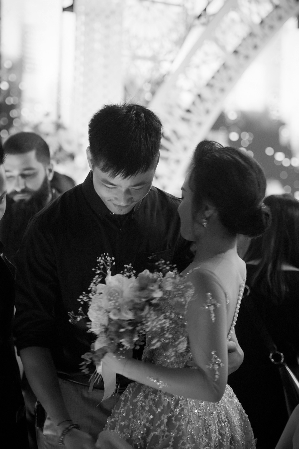 “Lương Bổng” không mong Người phán xử có phần 2, “cô Đẩu” trẻ trung bên bạn gái - 9 Phút giây lãng mạn, tình tứ của Nữ diễn viên ấn tượng VTV Awards 2017 Bảo Thanh và người chồng của mình.