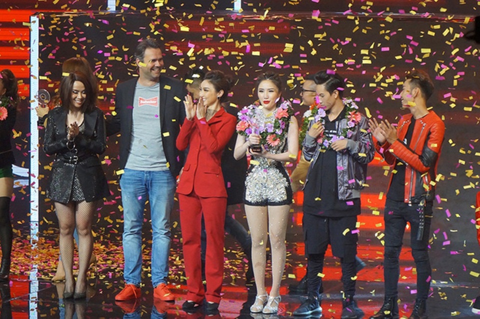 Quán quân mùa giải Remix New Generation (The Remix - Hòa âm ánh sáng) năm nay chính thức thuộc về đội Bảo Thy. “Thy từng trải qua quãng thời gian chưa nhận được những gì xứng đáng so với công sức đã bỏ ra, nhưng Thy hãy tự tin tìm lại những gì đã mất”, lời động viên cùng với điểm 10 Noo Phước Thịnh dành tặng khiến Bảo Thy nghẹn ngào trên sân khấu chung kết Remix New Generation.