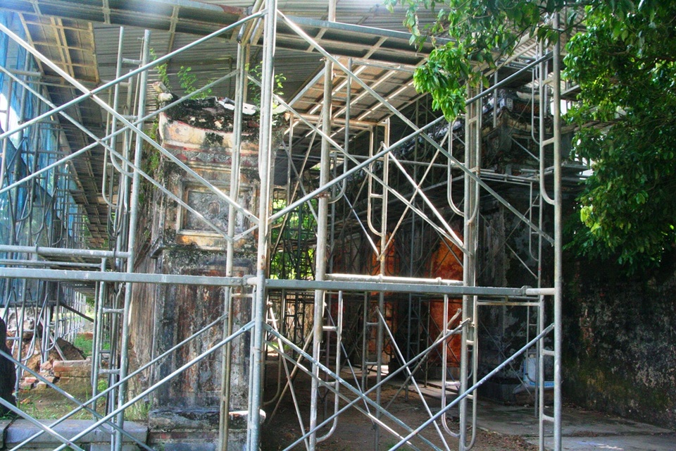 Khởi công bảo tồn cổng, bình phong, non bộ điện Phụng Tiên - 11 Hệ cổng và bình phong nối tiếp nhau