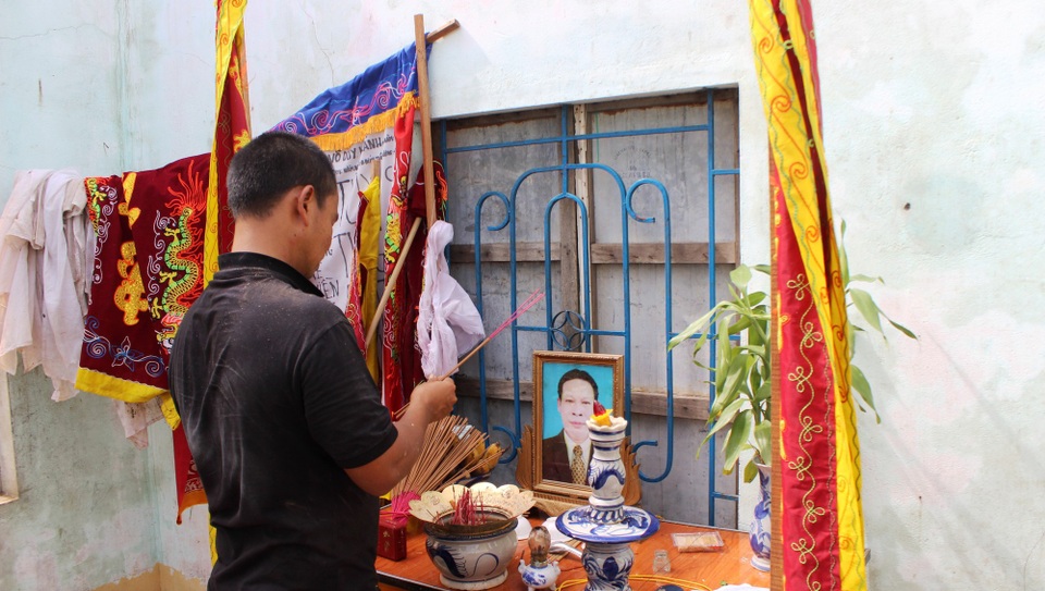 "Chúng tôi không biết chạy đi đâu, 7 người hứng mưa bão cả đêm!" - 5 Nhà anh trai anh Hùng cũng bị bão đánh tan nát