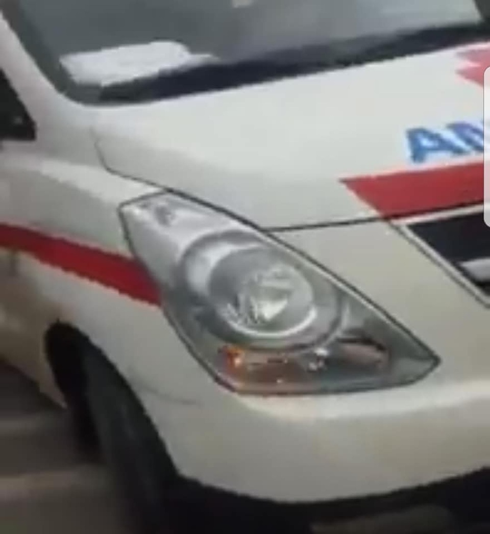 Bảo vệ ngăn xe ngoại tỉnh vào đón bệnh nhân, lãnh đạo BV Bạch Mai xin lỗi người dân - 2 Bảo vệ ngăn xe ngoại tỉnh vào đón bệnh nhân, lãnh đạo BV Bạch Mai xin lỗi người dân - 2