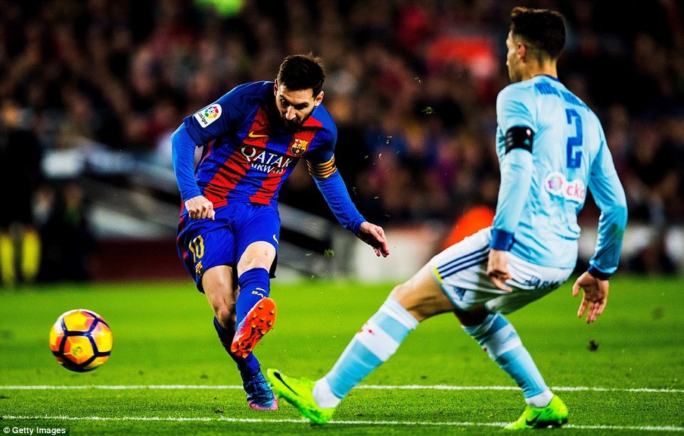 Barcelona 5-0 Celta Vigo: Messi lập cú đúp - 2
Messi tỏa sáng với cú đúp vào lưới Celta Vigo