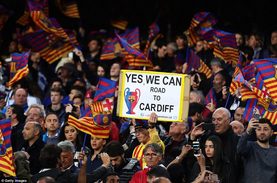 Neymar rơi lệ, Messi cúi đầu trong ngày Barca chia tay Champions League - 25
Ước mơ lội ngược dòng của các cổ động viên Barcelona đã không thể trở thành hiện thực