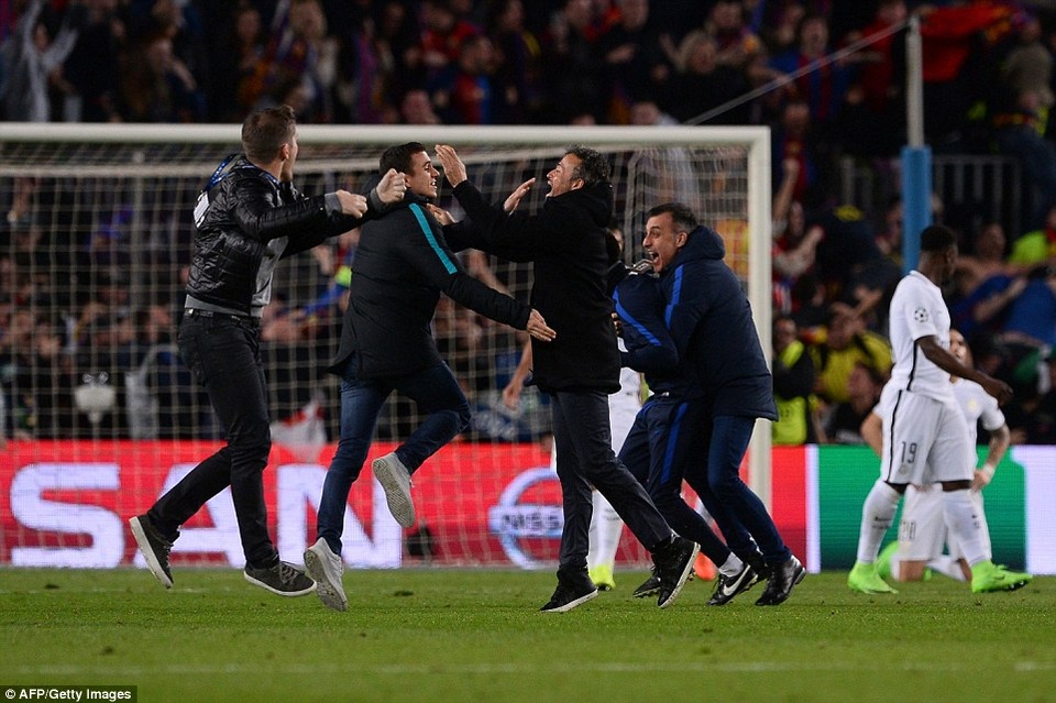 Những khoảnh khắc kỳ diệu trong chiến thắng 6-1 của Barca trước PSG - 18 
Ban huấn luyện CLB xứ Catalan không giấu được sự sung sướng